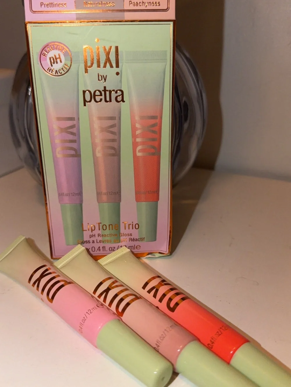 Pixi three lip